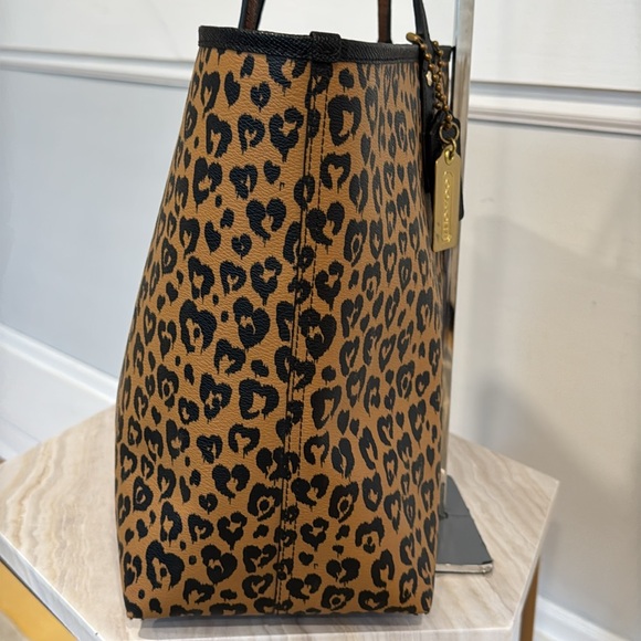 Coach Bag Reversible Leopard City Tote Bag - Picture 8 of 17